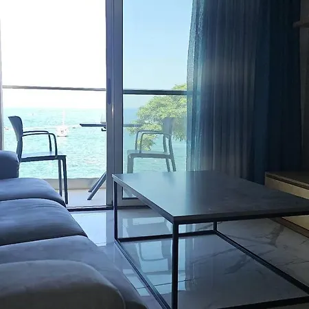 아파트 Stunning Seaview By Spinola Bay